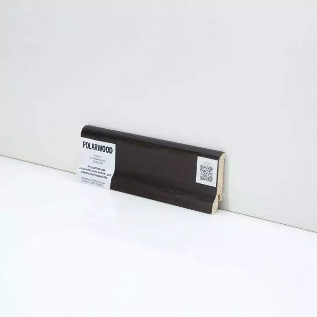 Плинтус напольный  Дуб Темно-коричневый Лак (10-010-04437)