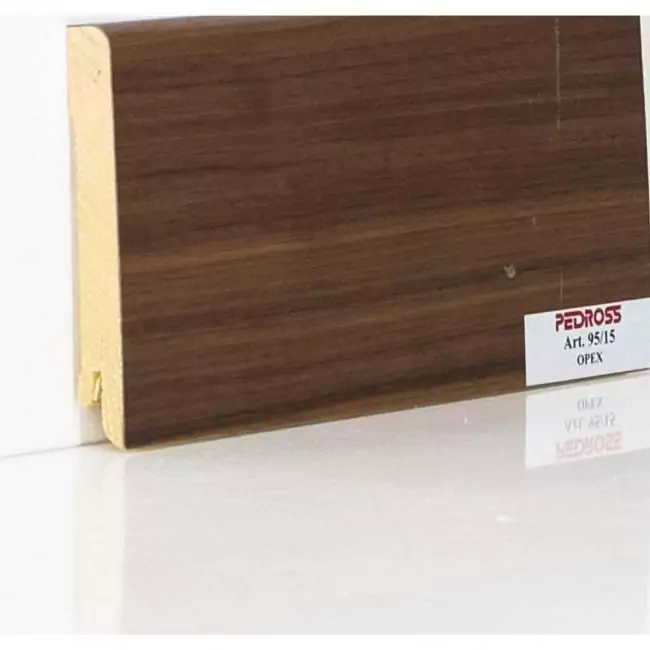 Плинтус напольный  Орех Шпонированный Прямой 95х15 (10-100-00798)