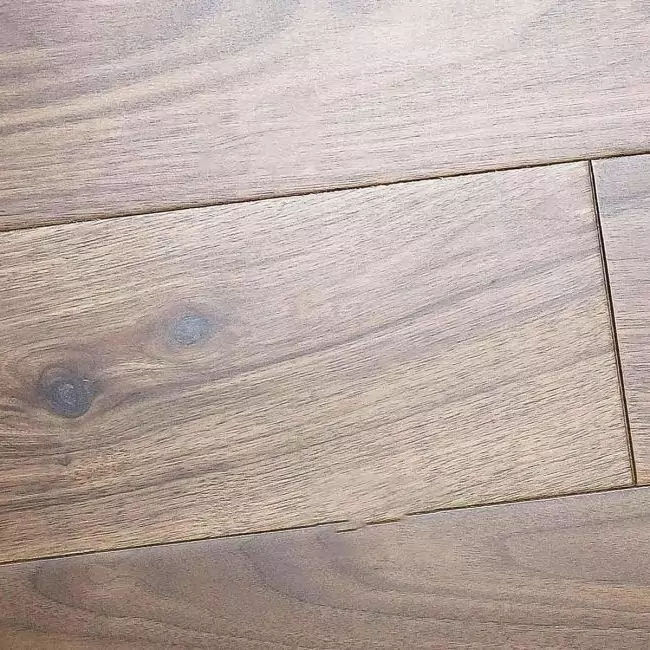 Массивная доска  Орех Американский Под Лаком (11-003-00008)