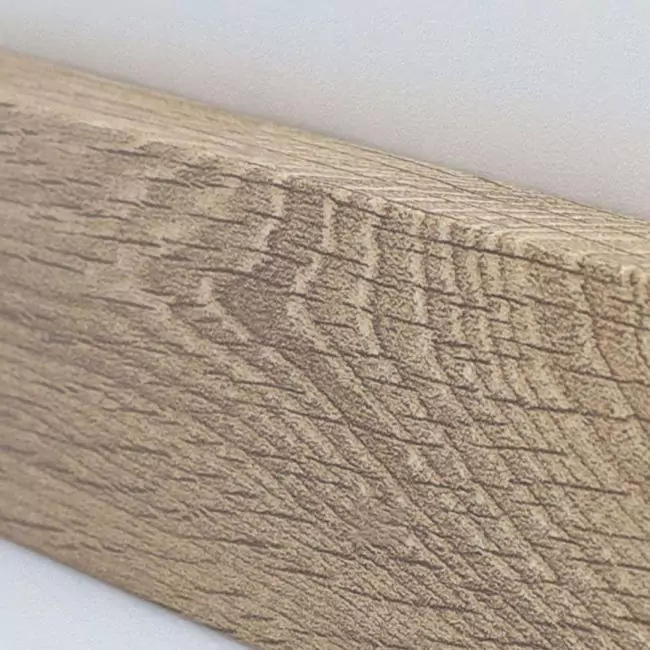 Плинтус напольный  Дуб Тру 67218 (10-100-00327)