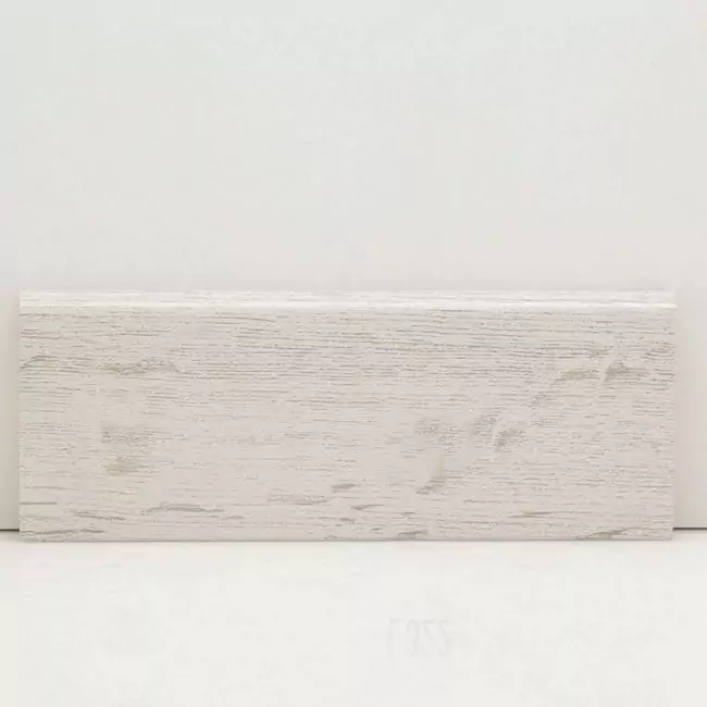 Плинтус напольный  L322 (10-010-00356)