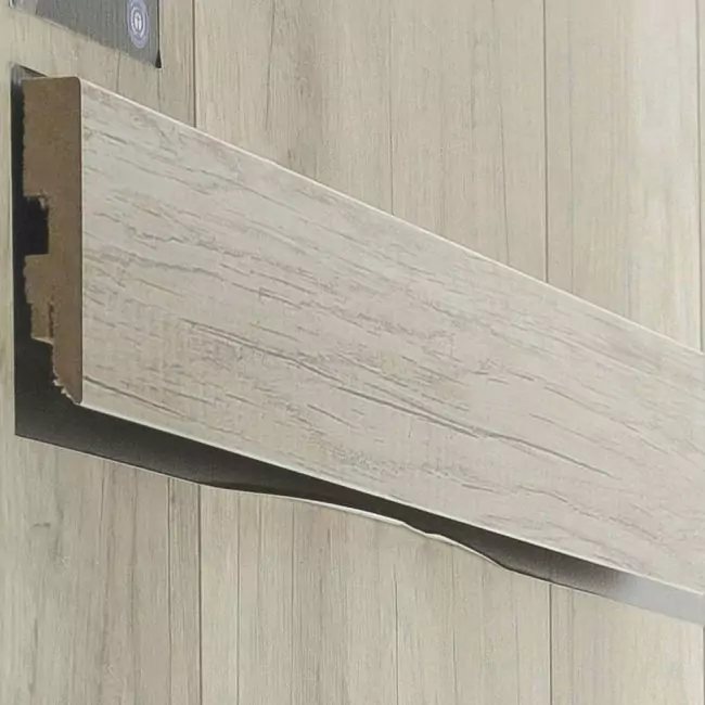 Плинтус напольный  Дуб Сагарматха (2223906)