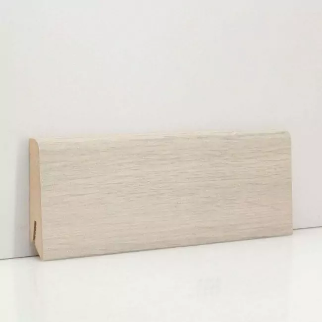 Плинтус напольный  L558 (10-010-00403)