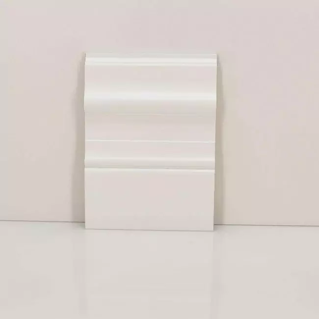 Плинтус напольный  15-136-18 (10-010-02261)