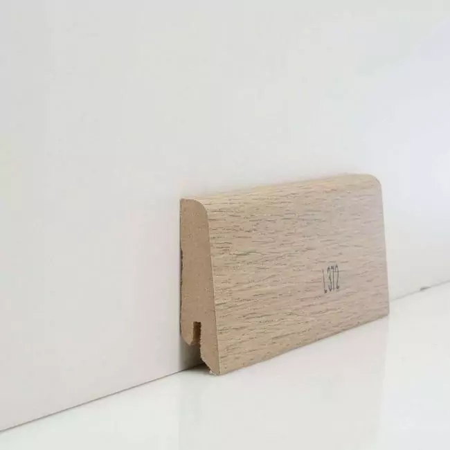 Плинтус напольный  L372 (10-010-00389)