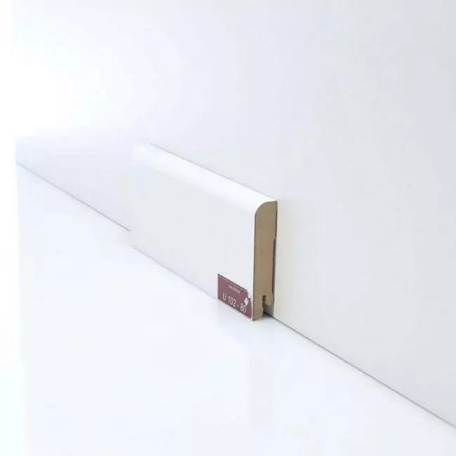 Плинтус напольный Universal Белый U 102-80 (10-017-10005)