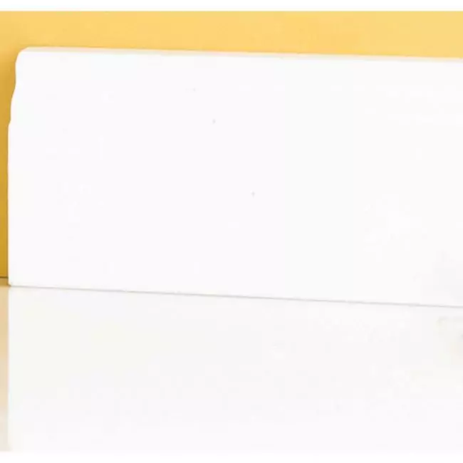 Плинтус напольный  White Белый Mdf6339 78x18 (10-100-00721)