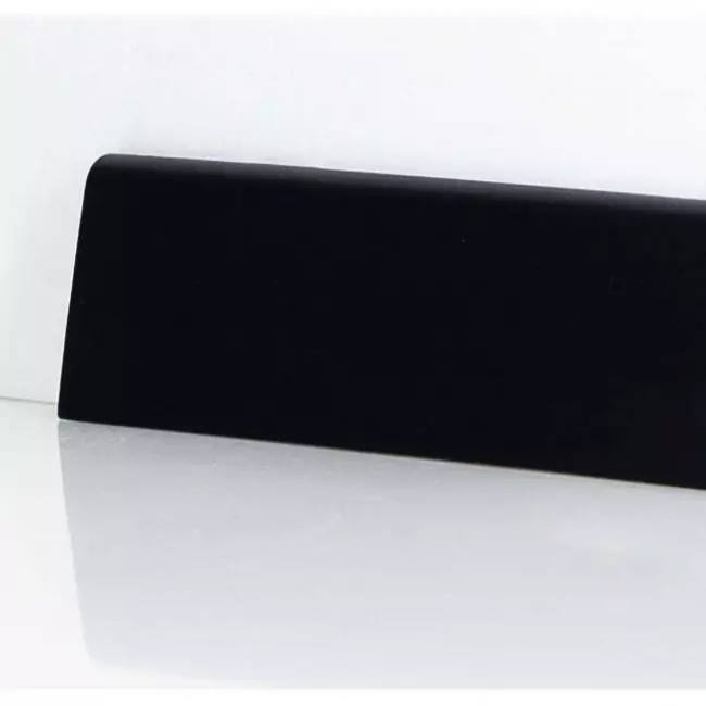 Плинтус напольный  Черный Прямой Со Скосом 20х58 (10-100-00807)