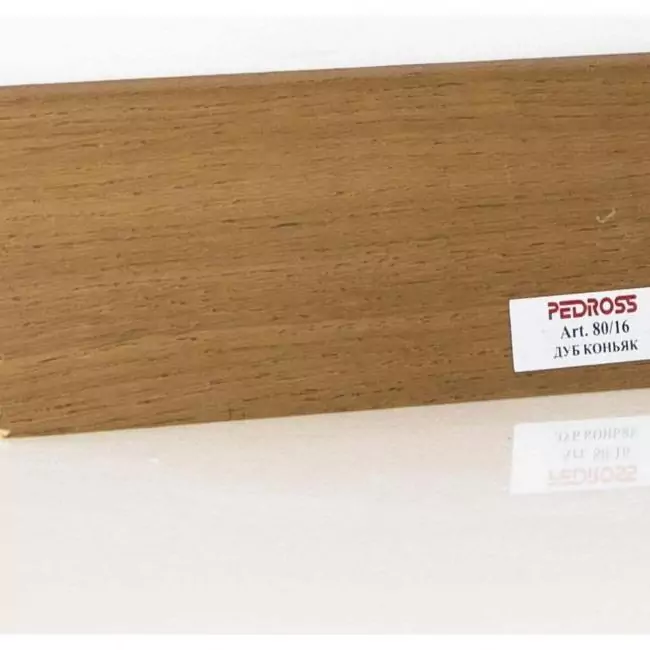 Плинтус напольный  Дуб Коньяк Шпонированный Прямой Со Скосом 80х16 (10-100-00852)