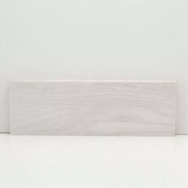 Плинтус напольный  51102 (10-010-04658)