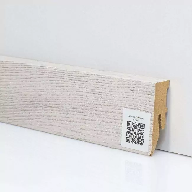 Плинтус напольный  Хэмлок Онтарио 67206 (10-100-00350)
