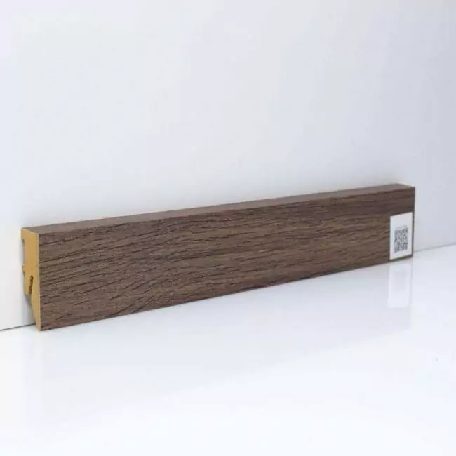 Плинтус напольный  Орех Рут 67236 (10-100-00295)