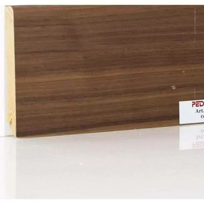 Плинтус напольный  Орех Шпонированный Прямой 95х15 (10-100-00798)