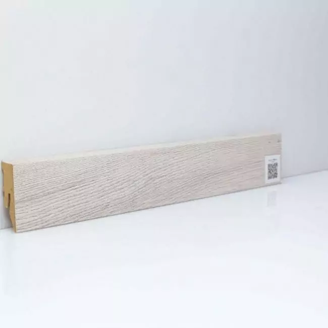 Плинтус напольный  Хэмлок Онтарио 67206 (10-100-00350)