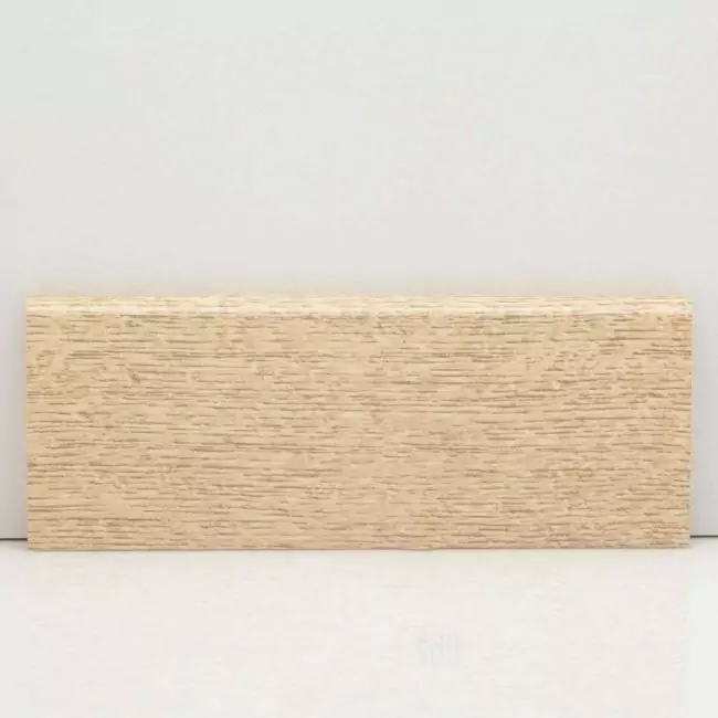 Плинтус напольный  L490 (10-010-00393)