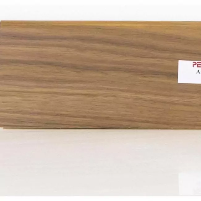 Плинтус напольный  Орех Шпонированный Сапожок 80х20 (10-100-00986)