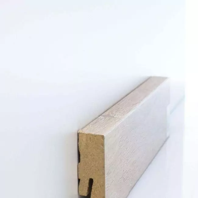 Плинтус напольный  Дуб Алиано 67233 (10-100-00306)