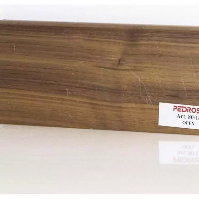 Плинтус напольный  Орех Шпонированный Прямой 80х18 (10-100-00785)