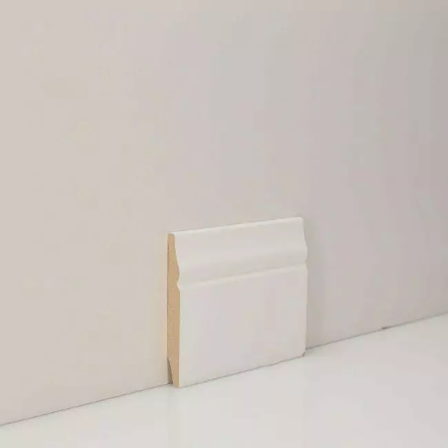 Плинтус напольный  04-083-10 (10-010-02251)