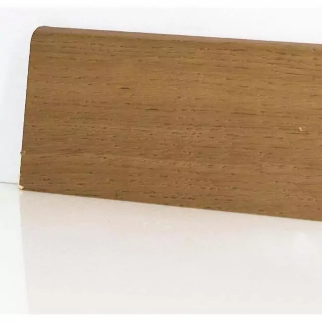 Плинтус напольный  Дуб Коньяк Шпонированный Прямой Со Скосом 80х16 (10-100-00852)