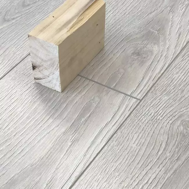 Ламинат Sunfloor 8/32v Дуб Лайн (10-009-01018)