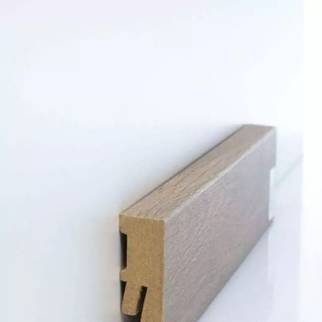 Плинтус напольный  Дуб Барк 67235 (10-100-00314)