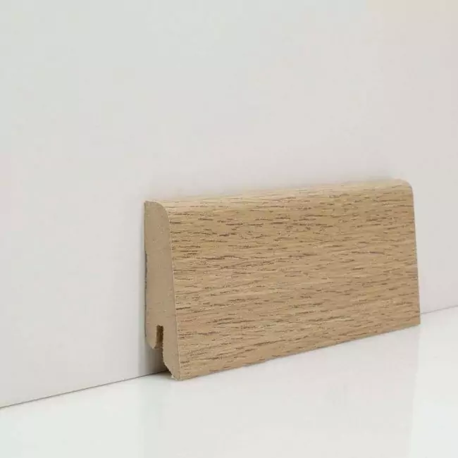 Плинтус напольный  L372 (10-010-00389)