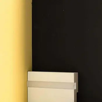 Плинтус напольный  Pn 021 Led (10-009-09750)