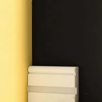 Плинтус напольный  Pn 030 Led (10-009-09751)
