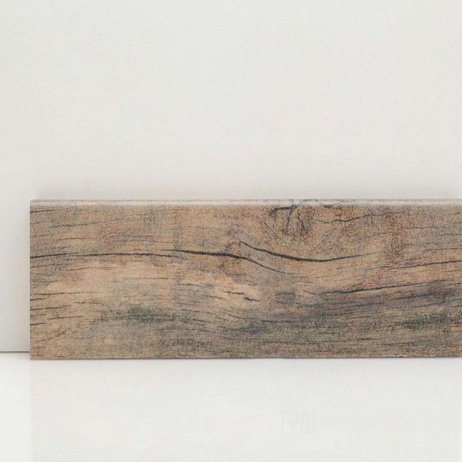 Плинтус напольный  L591 (10-010-00337)