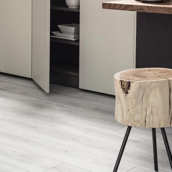 Ламинат Natural Touch 8 Стандартная Дуб Бетон К4422 Ri (26-001-00720)