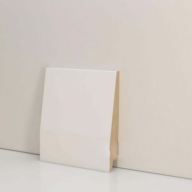 Плинтус напольный  28-120-22 (10-010-02274)