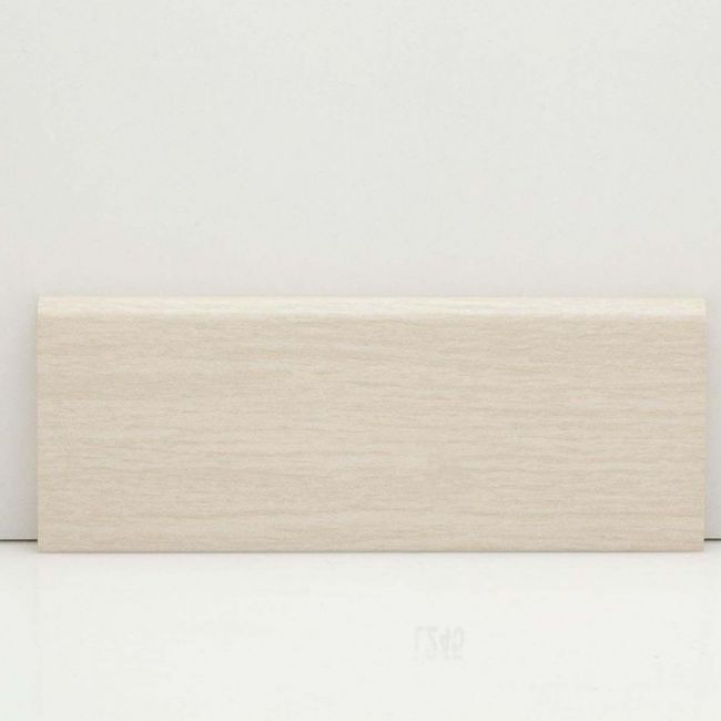 Плинтус напольный  L245 (10-010-00341)