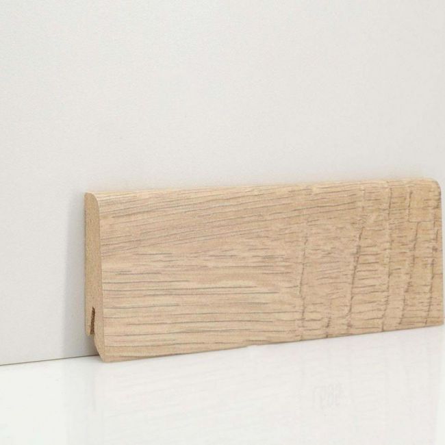 Плинтус напольный  L595 (10-010-00342)