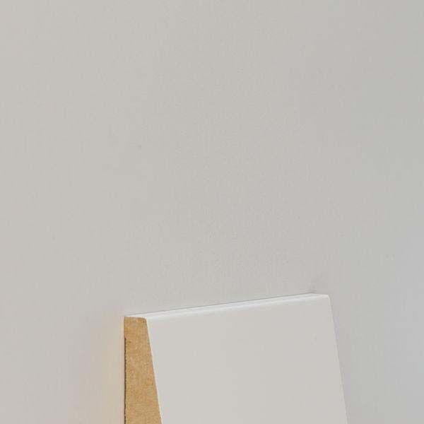 Плинтус напольный  28-120-22 (10-010-02274)