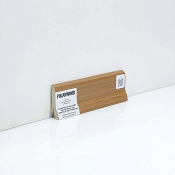 Плинтус напольный  Дуб Золотисто-коричневый Лак (10-010-04434)