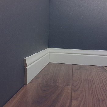 Плинтус напольный  Base 5748 (10-100-01261)